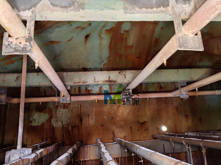 三氯異氰尿酸車間濕電除塵器維修考察現(xiàn)場